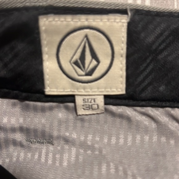 Volcom shorts - Picture 3 of 6